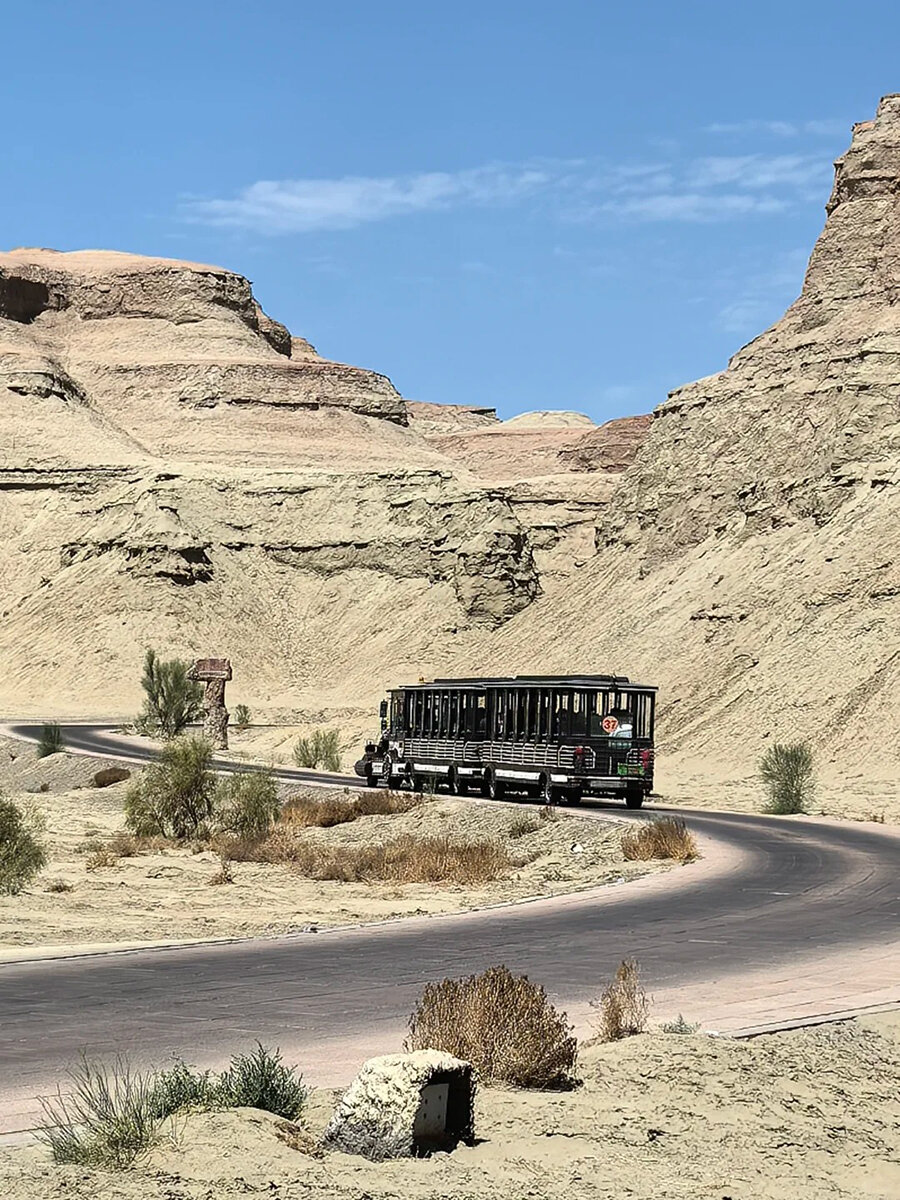 北疆旅修实拍4·世界魔鬼城雅丹地貌（取伙旅修）